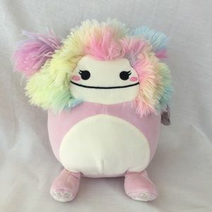 Caparinne the Pink Bigfoot Squishmallow 7.5” NWT